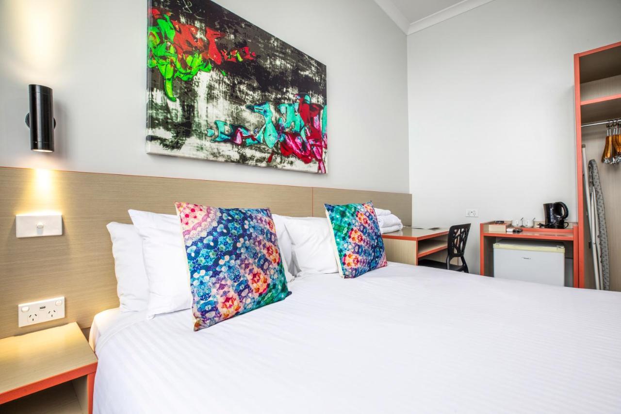Nightcap At Ashley Hotel Braybrook Экстерьер фото